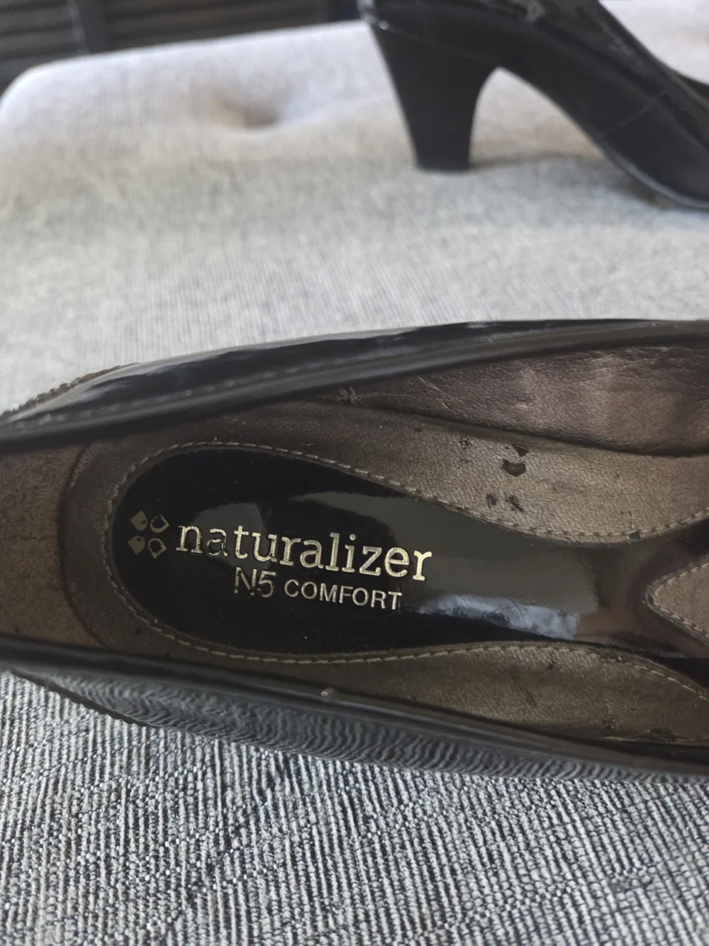 Naturalizer Womens Black Patent Mid-Heel Pumps Size 8.5